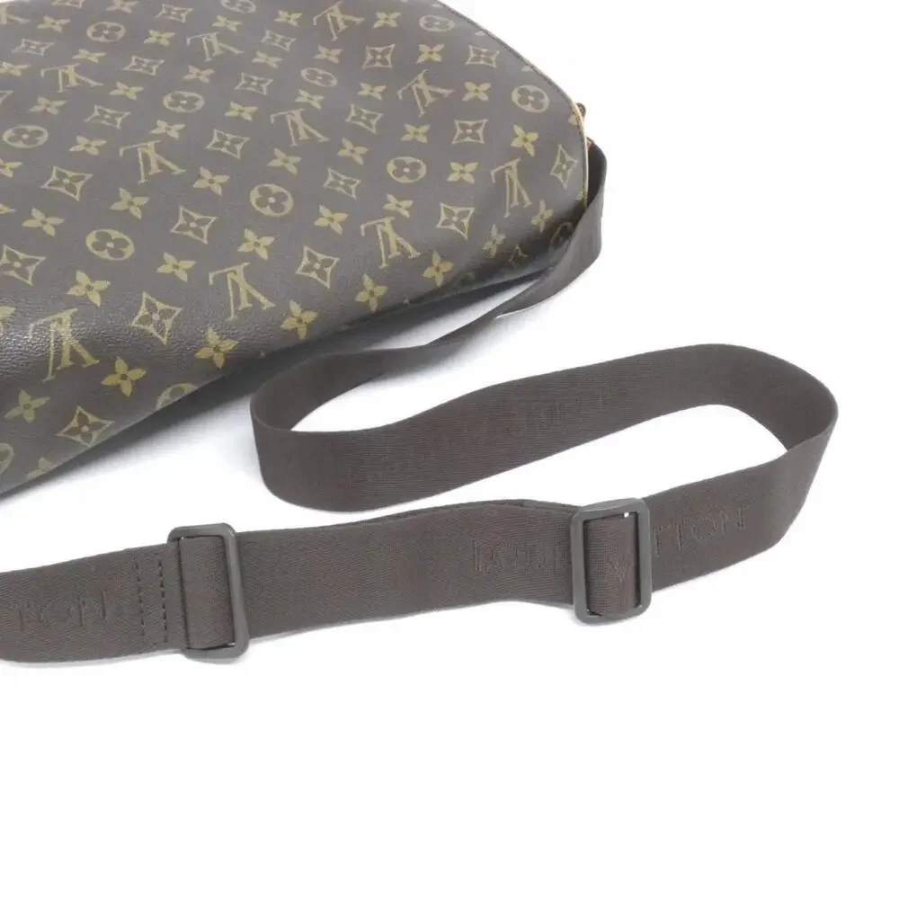 LOUIS VUITTON Brown Monogram Shoulder Bag
